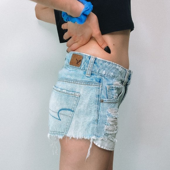 American Eagle Outfitters Distressed Light Wash Jean Shorts - Picture 4 of 8